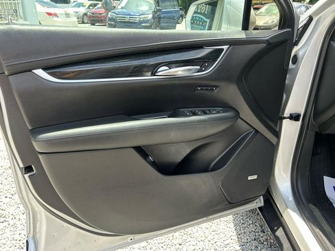 Used 2020 Cadillac XT5 Premium Luxury FWD image 10