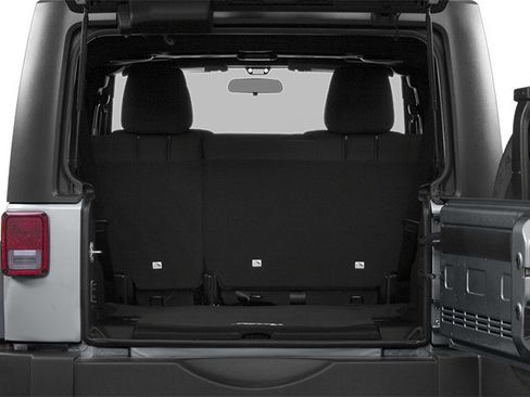 Used 2014 Jeep Wrangler Unlimited Rubicon image 14