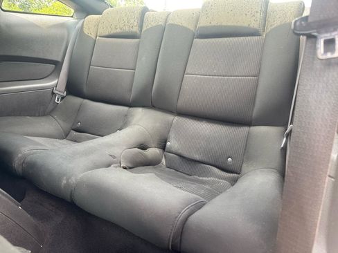 Used 2010 Ford Mustang Coupe RWD image 37