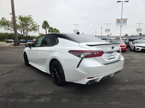Used 2022 Toyota Camry XSE FWD image 11