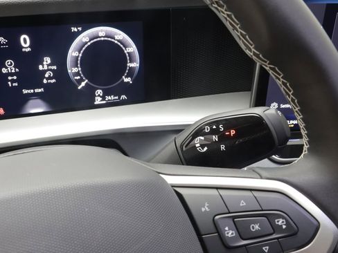 New 2026 Volkswagen Tiguan SE image 13