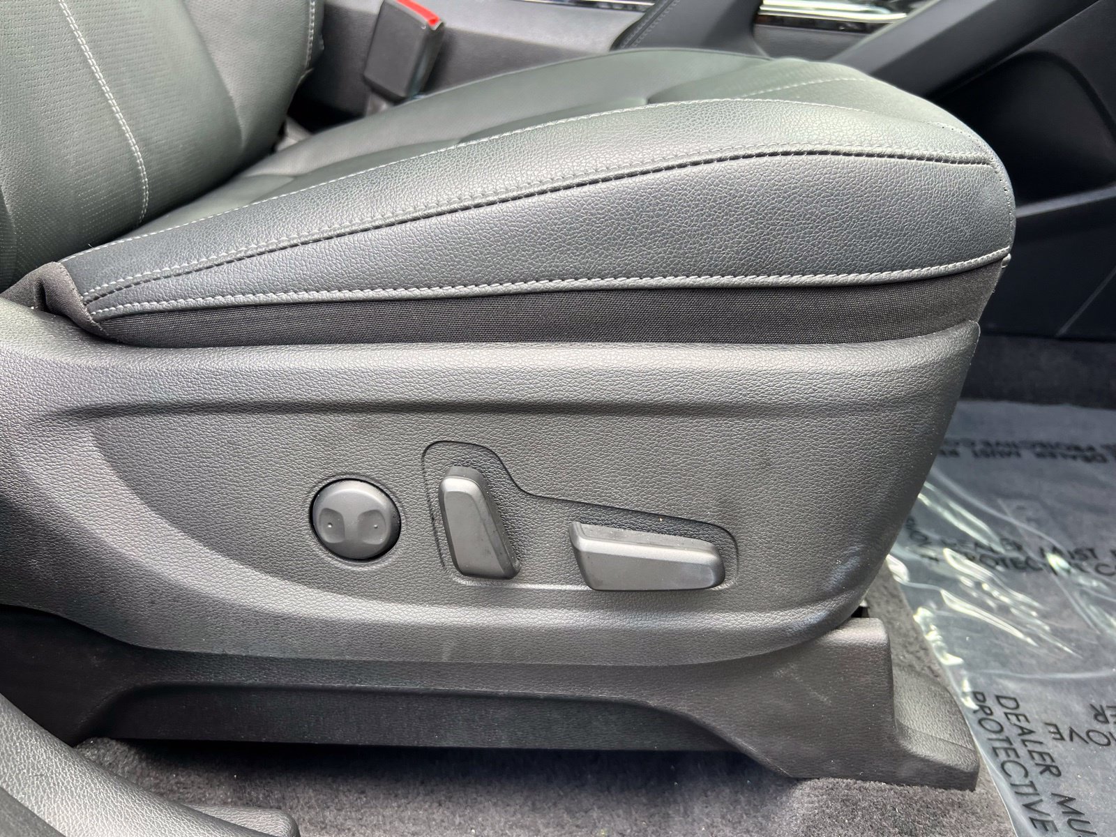 Used 2025 Kia Telluride EX w/ EX Captain's Chair Package FWD image 64