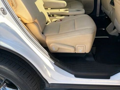 Certified 2019 Toyota Highlander Limited Platinum AWD/4WD image 9
