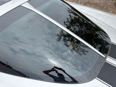 Used 2006 Chevrolet Corvette Coupe w/ Preferred Equipment Group RWD image 14