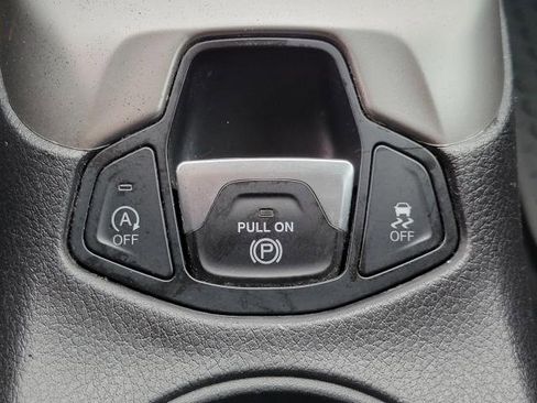 Used 2019 Jeep Compass Latitude image 32