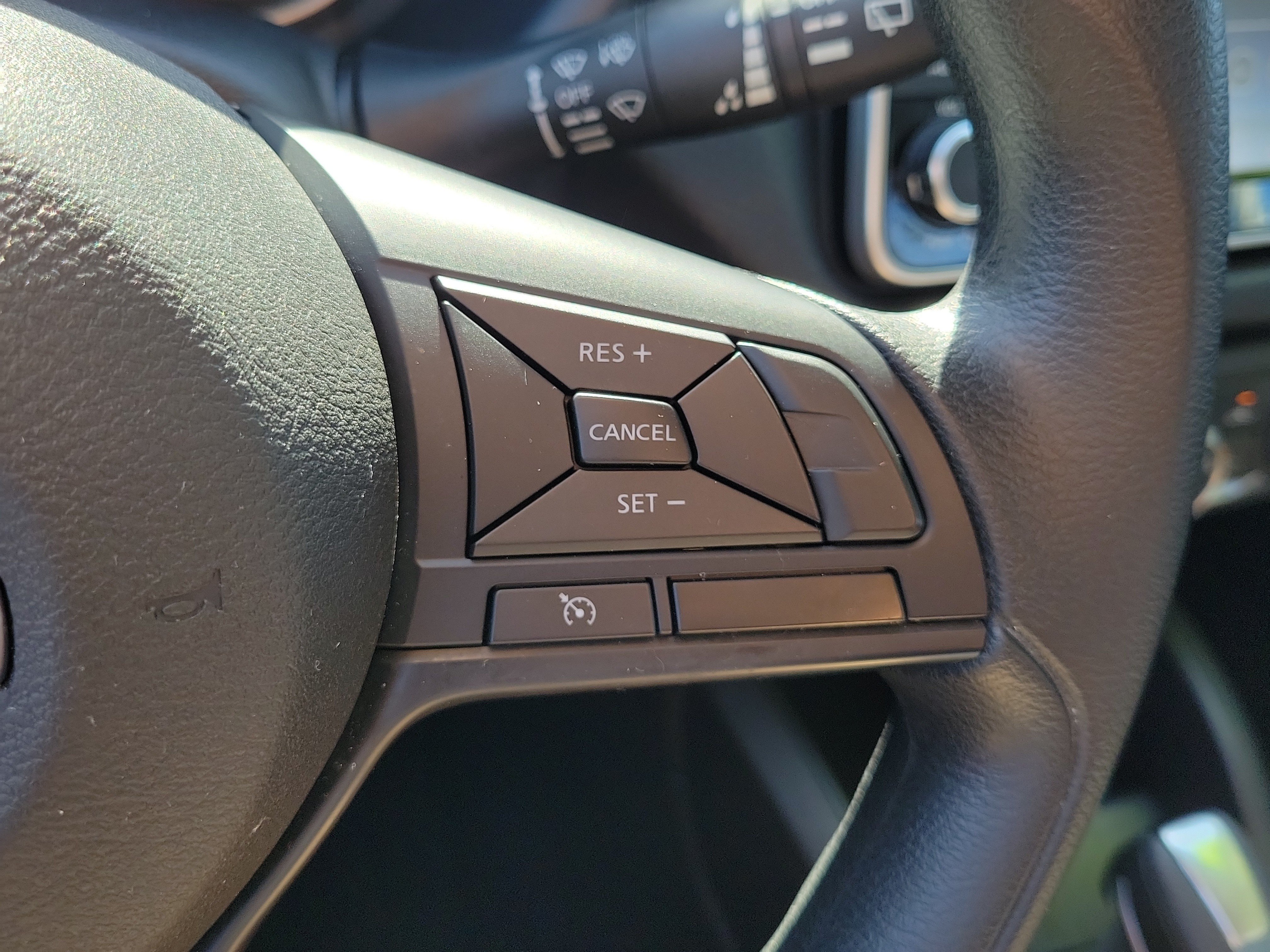 Certified 2025 Nissan Kicks Play S FWD image 22