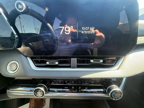 Used 2025 Chevrolet Equinox LT image 20