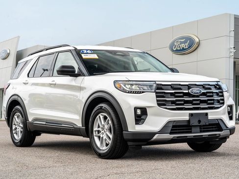Certified 2026 Ford Explorer Active w/ Active Comfort Package RWD image 1