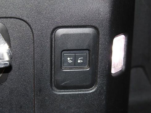 Used 2020 Land Rover Defender 110 X AWD/4WD image 50