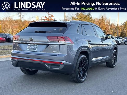 Used 2022 Volkswagen Atlas Cross Sport SE w/ Black Wheel Package AWD/4WD image 3