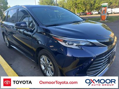 Used 2022 Toyota Sienna Platinum