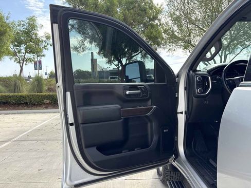 Used 2021 GMC Sierra 2500 Denali w/ Denali Ultimate Package AWD/4WD image 19