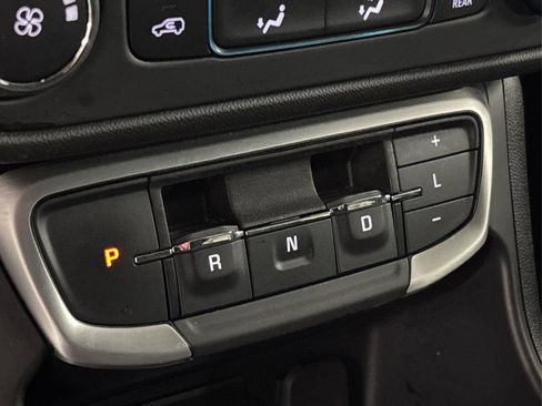 Used 2024 GMC Terrain SLE image 31