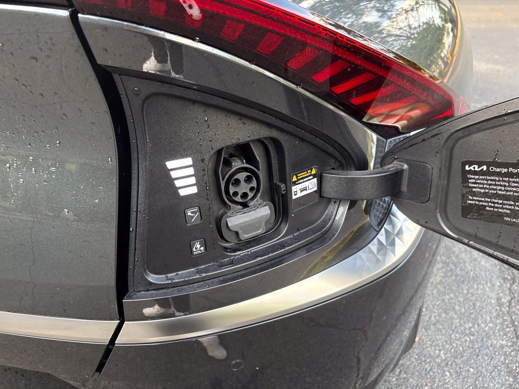 Used 2023 Kia EV6 Wind RWD image 5