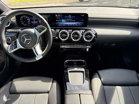 Used 2025 Mercedes-Benz CLA 250 image 14