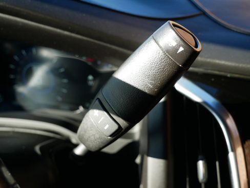 Used 2020 Cadillac Escalade Platinum image 23