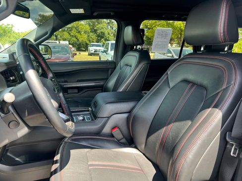 Used 2023 Ford Expedition Max Limited AWD/4WD image 4