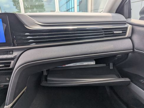 Used 2025 Toyota Camry LE FWD image 25