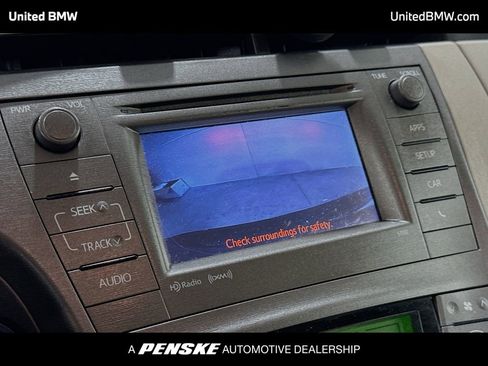 Used 2014 Toyota Prius Three image 9