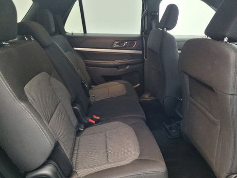 Used 2019 Ford Explorer XLT w/ Equipment Group 201A FWD image 19