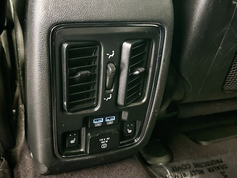 Used 2017 Jeep Grand Cherokee Limited w/ Trailer Tow Group IV image 18