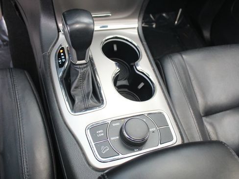 Used 2022 Jeep Grand Cherokee Limited AWD/4WD image 14