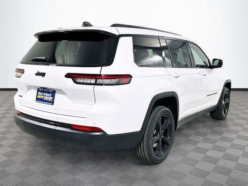 New 2025 Jeep Grand Cherokee L Altitude image 4