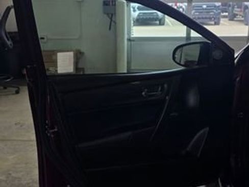 Used 2017 Toyota Corolla image 11