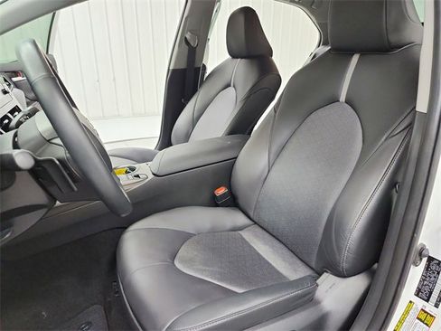 Used 2023 Toyota Camry XSE image 19