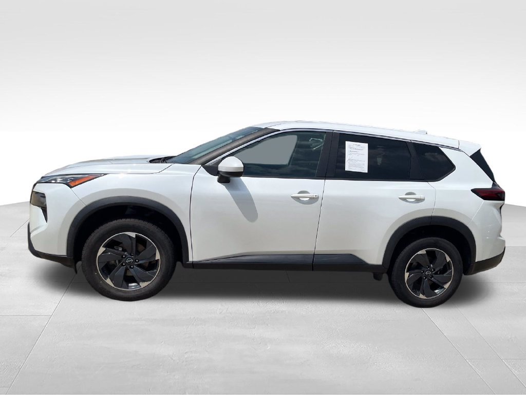 Used 2024 Nissan Rogue SV FWD image 2