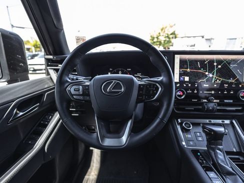 Used 2024 Lexus GX 550 w/ Accessory Package (Z1) AWD/4WD image 22