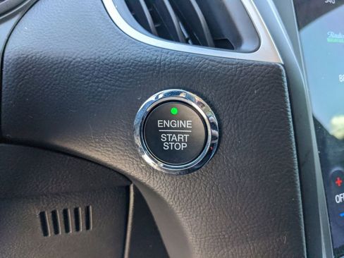 Used 2024 Ford Edge SEL w/ Sport Appearance Package image 23