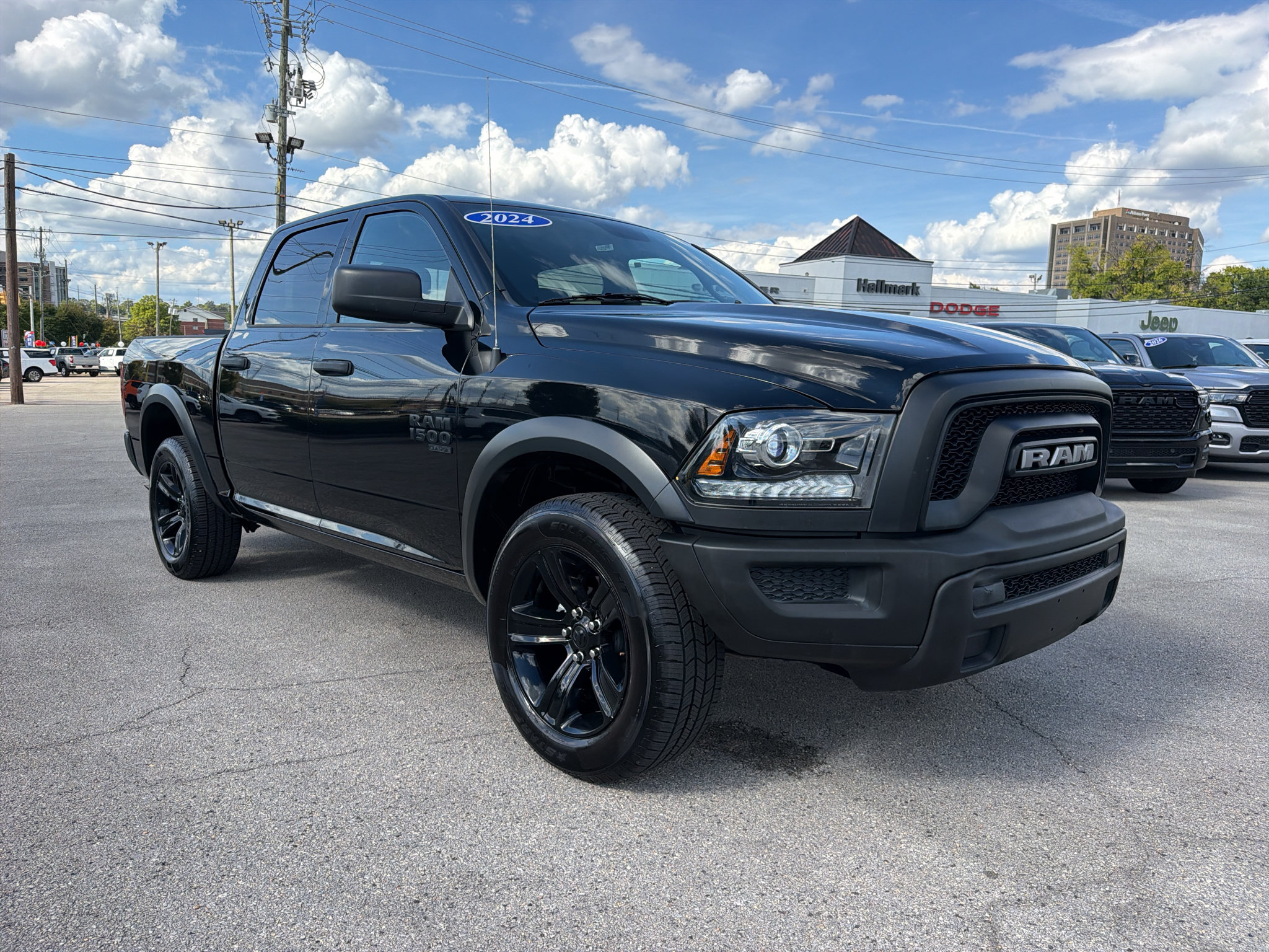 Used 2024 RAM 1500 Warlock AWD/4WD image 4