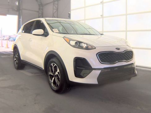 Used 2022 Kia Sportage LX FWD image 2