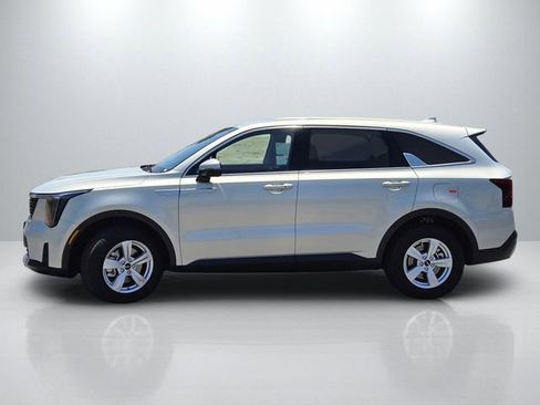 New 2026 Kia Sorento LX FWD image 7