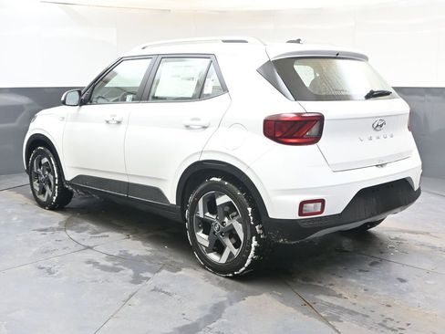 New 2026 Hyundai Venue SEL image 3