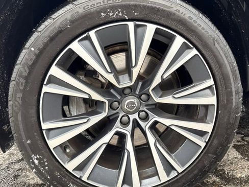 Used 2022 Volvo XC90 T6 Momentum w/ Climate Package image 10