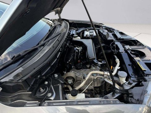 Used 2015 Nissan Rogue SV image 58