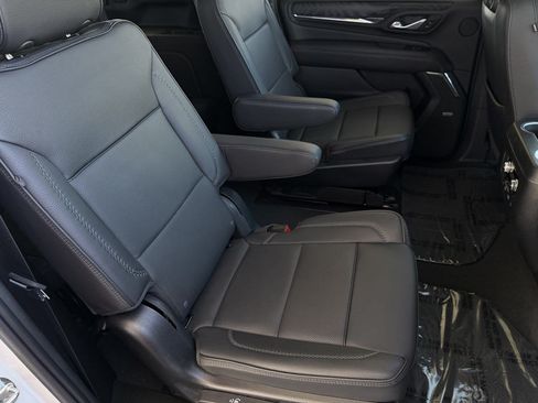 Used 2023 GMC Yukon XL Denali w/ Advanced Technology Package AWD/4WD image 21