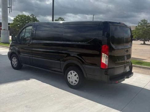 Used 2018 Ford Transit 150 130 Low Roof w/ Exterior Upgrade Package RWD image 5