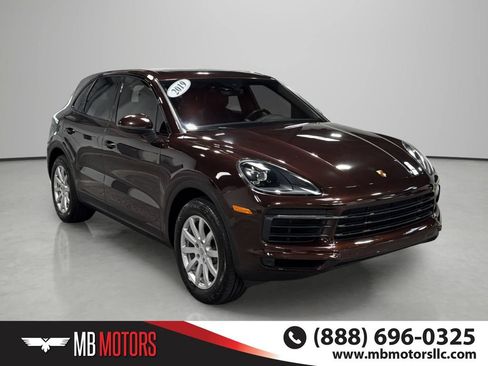 Used 2019 Porsche Cayenne AWD/4WD image 2