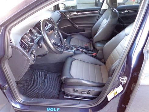 Used 2017 Volkswagen Golf 4-Door image 13
