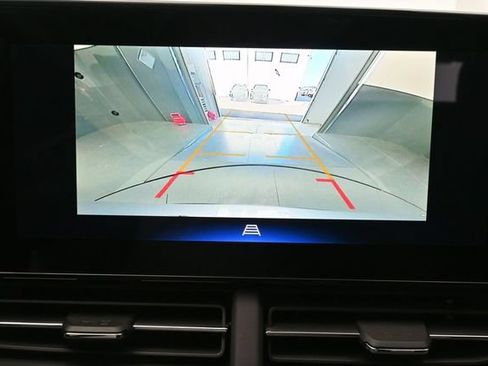 Used 2025 Chevrolet Trax ACTIV w/ Sunroof Package FWD image 41