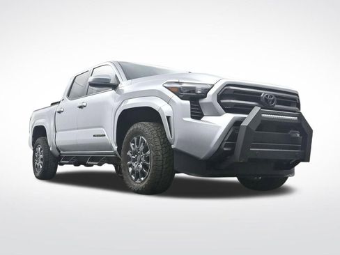 Used 2025 Toyota Tacoma SR5 AWD/4WD image 31