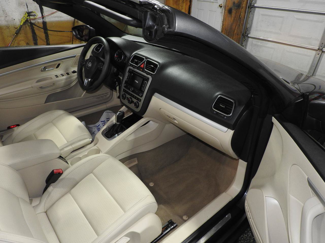 Used 2015 Volkswagen Eos Komfort FWD image 9
