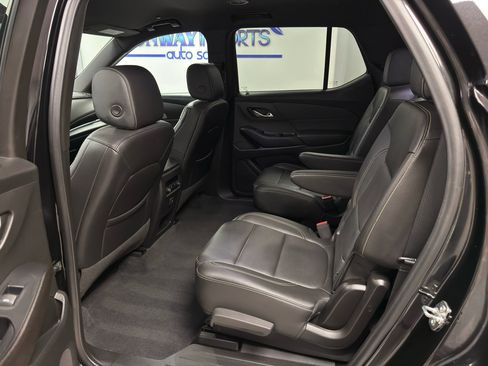 Used 2022 Chevrolet Traverse LT w/ LPO, Floor Liner Package image 32