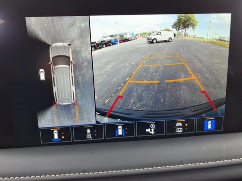 Certified 2023 GMC Yukon SLT w/ SLT Luxury Package image 10