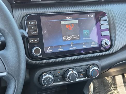 Used 2023 Nissan Kicks SV w/ Interior Electronics Package FWD image 13