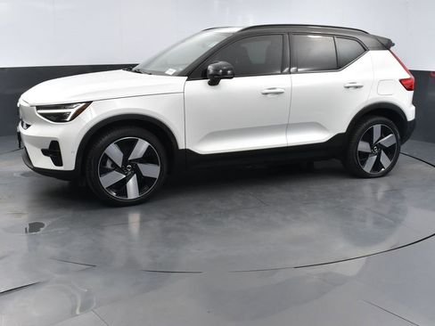 Used 2024 Volvo XC40 Recharge Plus w/ Protection Package Premier image 9