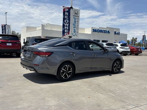 Used 2025 Nissan Sentra SV w/ All-Weather Package FWD image 4